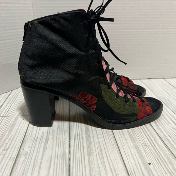 Jeffery Campbell black/red open toe tie up boots size 10 floral heels - Picture 3 of 9